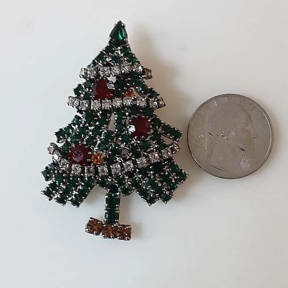 EISENBERG ICE Christmas Tree Rhinestones Dangling Garland Brooch